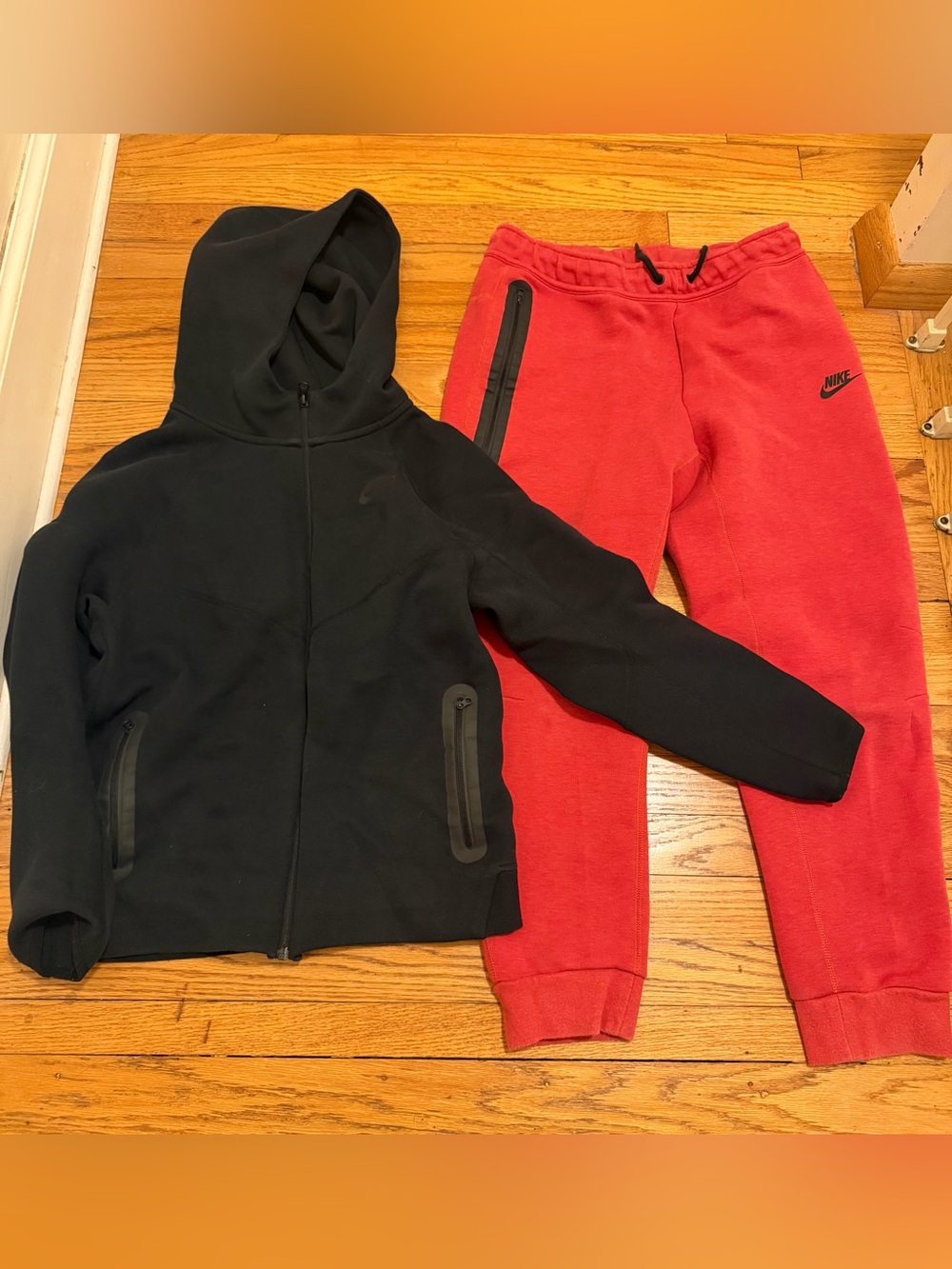 Nike Tech Fleece Big Kids XL Black Full Zip Hoodie Red Joggers Set